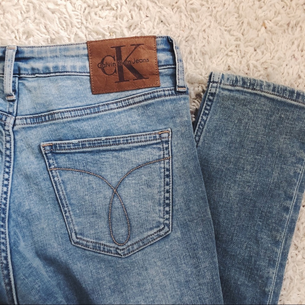 ❌SOLD❌ Calvin Klein Jeans 🤍 - Picture 5 of 8